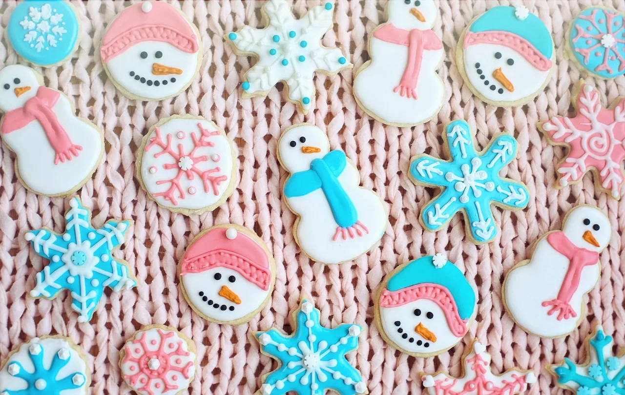 royal icing cookies, cookies, winter-5952519.jpg